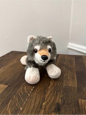 Wild Republic Hug'Ems grey wolf plush